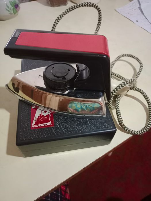 Утюг походный ,маленький