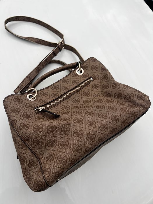 Дамска чанта Guess