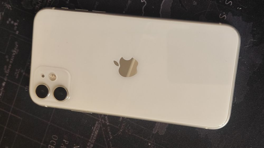 Apple iphone 11 в хорошем состоянии