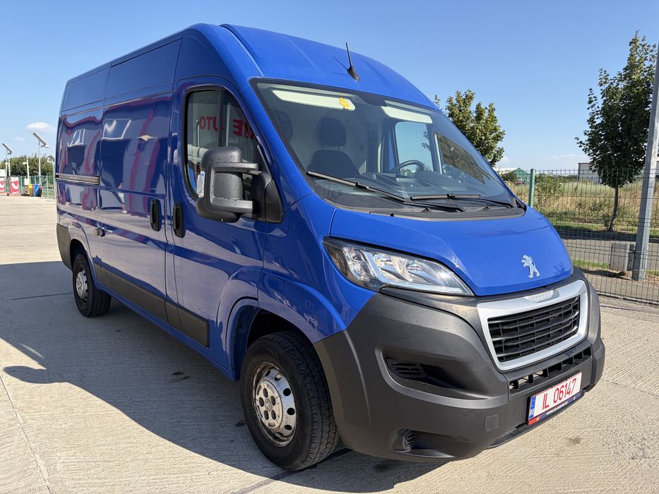 Peugeot Boxer L2H2  3 locuri - 2.2 BlueHDi 140 CP - An 2024 - 79.739 km - TVA Inclus