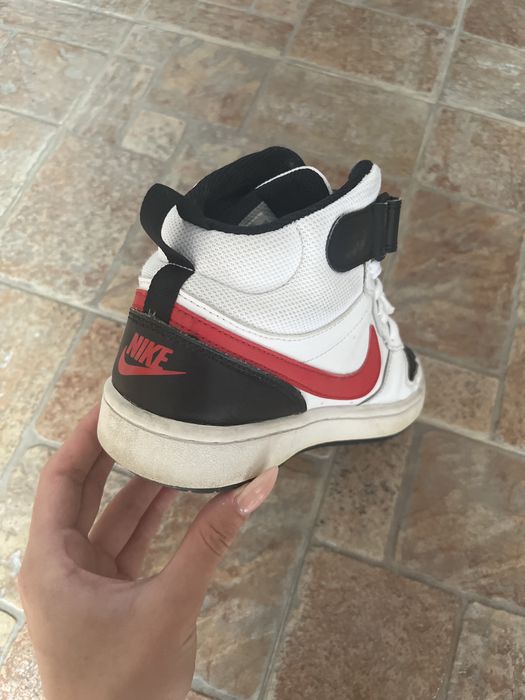 Маратонки NIKE 38,5