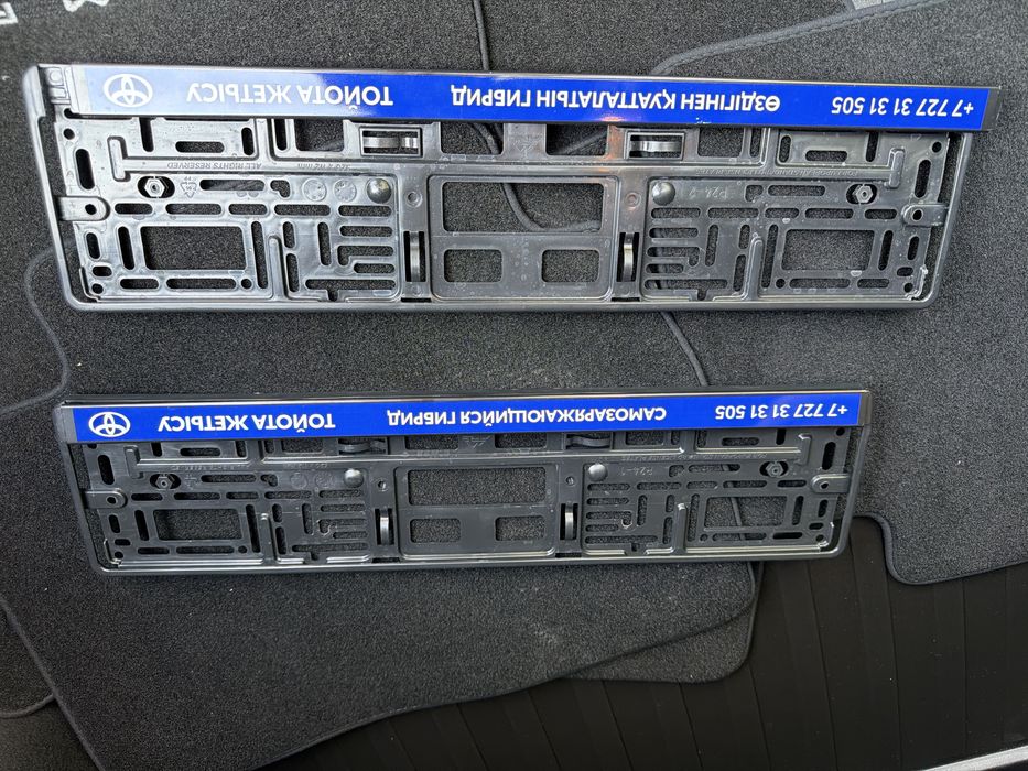 Номерные рамки Toyota