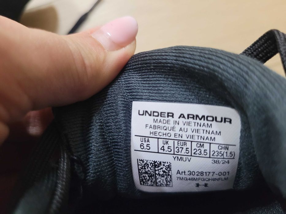 Adidasi noi 37,5 Under Armour