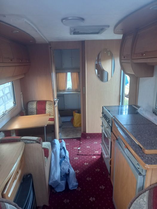 Rulota de vanzare accept si schimburi DE (ANIMALE vaci sau Oi )