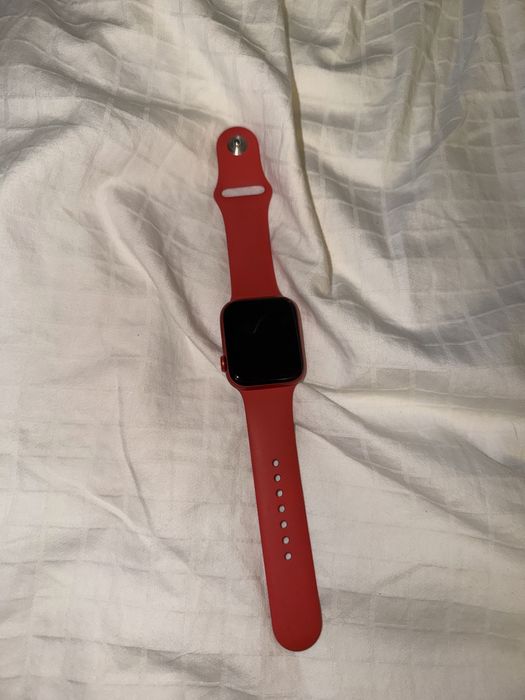 Apple watch series 6 червен