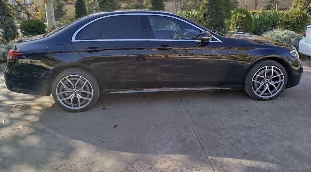 Mercedes-Benz E200 W213 год 2020