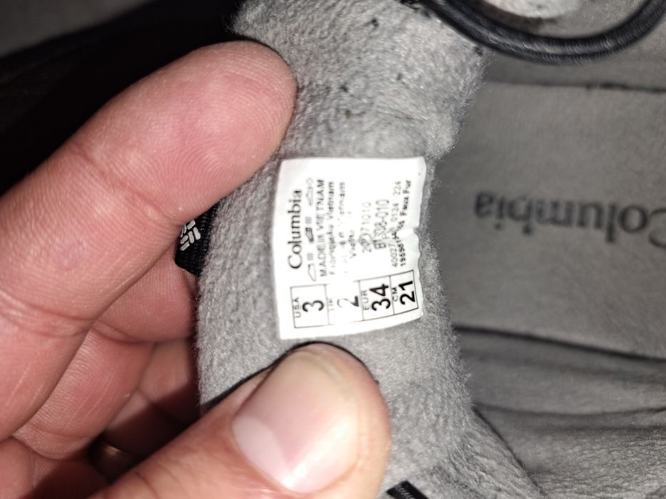 Ghete, adidași, papuci , Columbia.nr 34