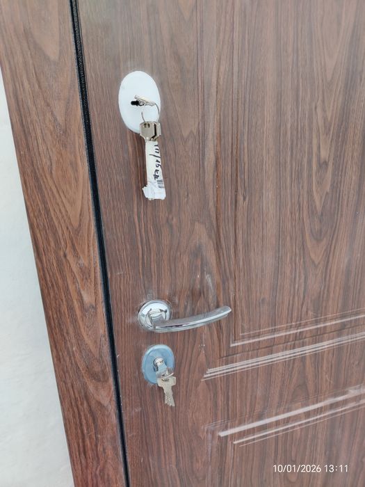 Продам металлическую дверь