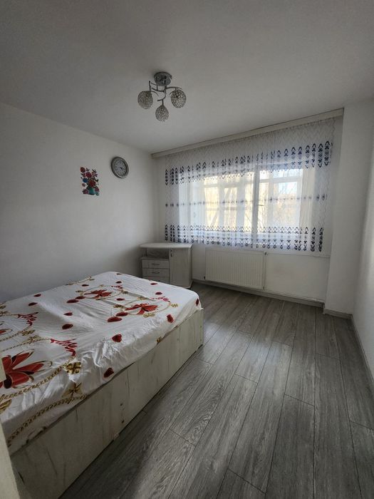 Inchiriez apartament cu 2 camere/1800lei
