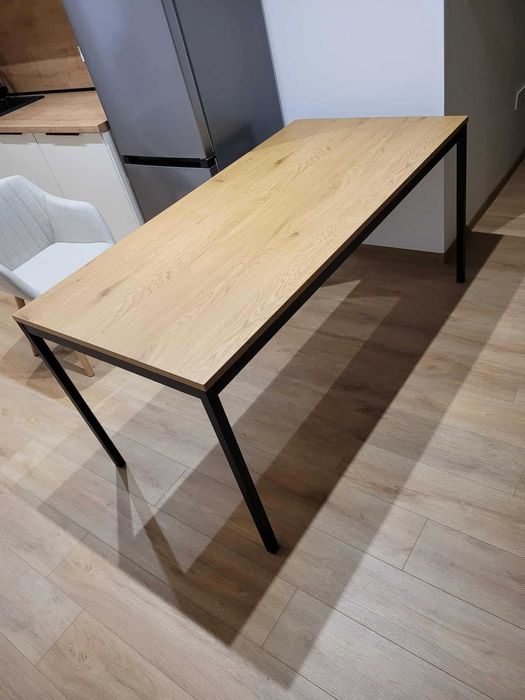 Трапезна Маса Нова