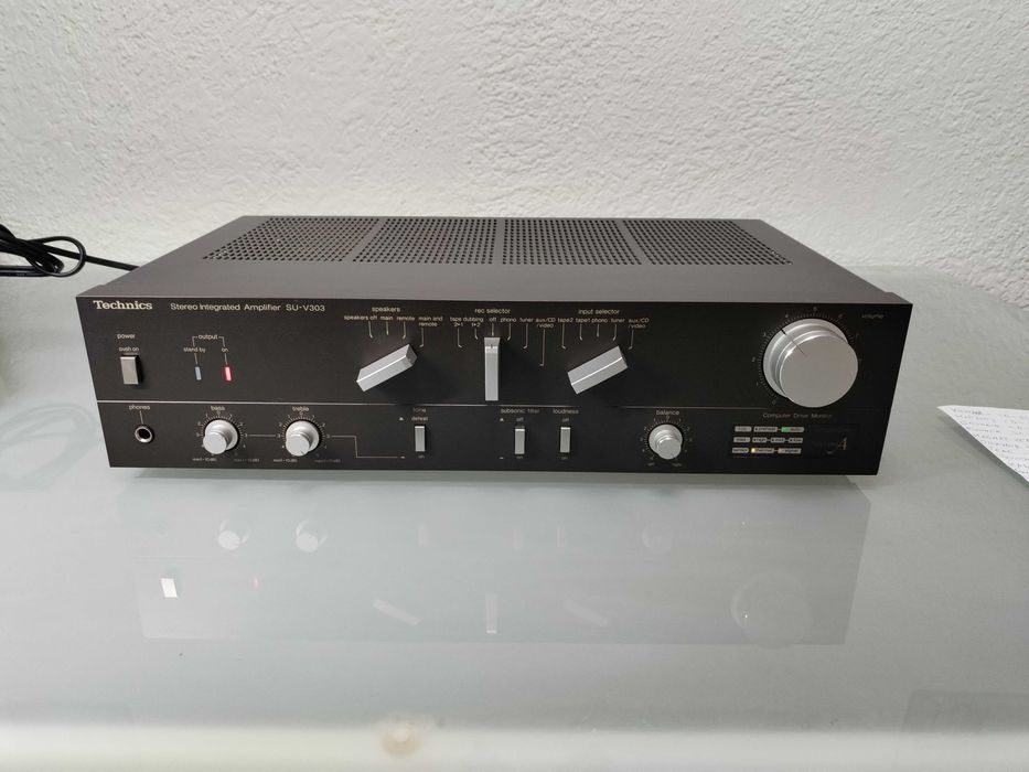 Amplificator technics SU-V303