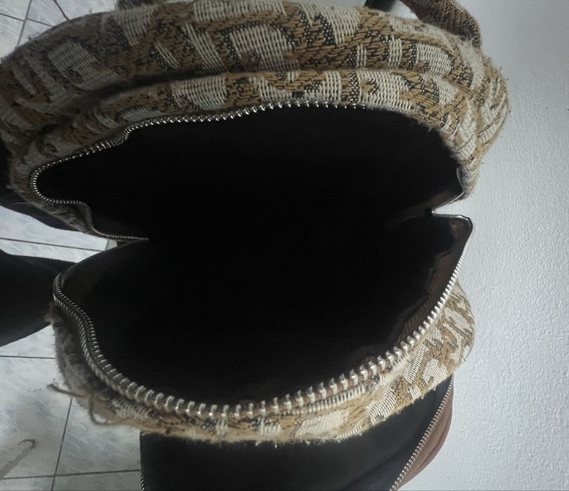 Ruksak in nuante de maro brodat cu auriu