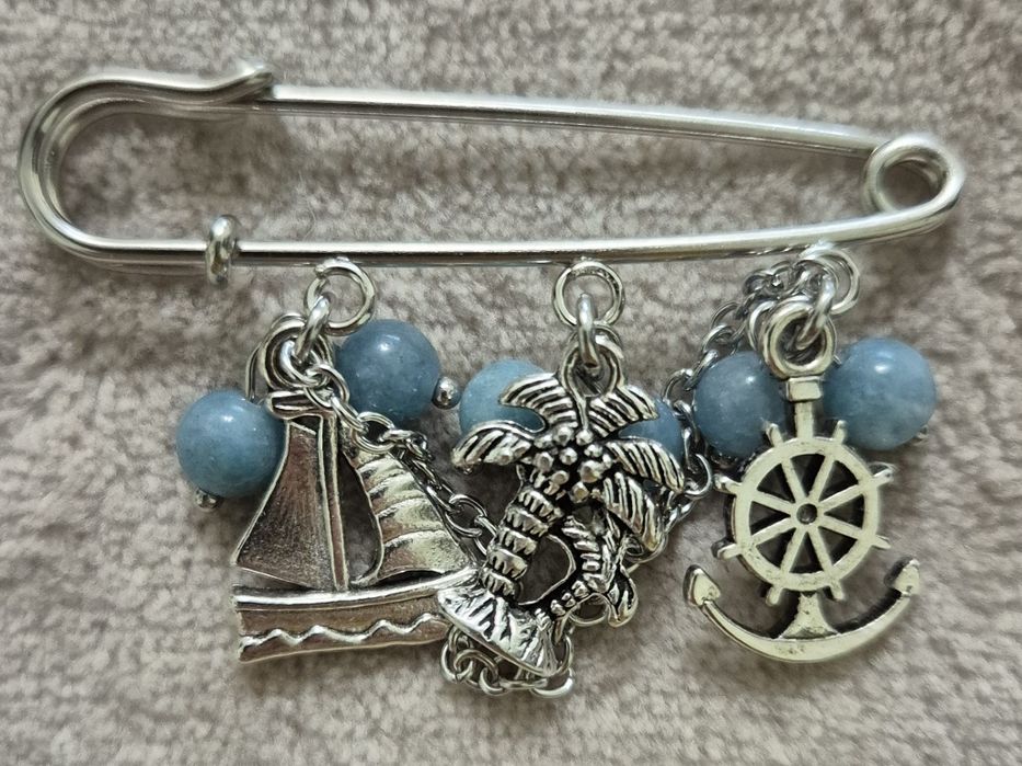 Brosa pentru pulover sau bluza