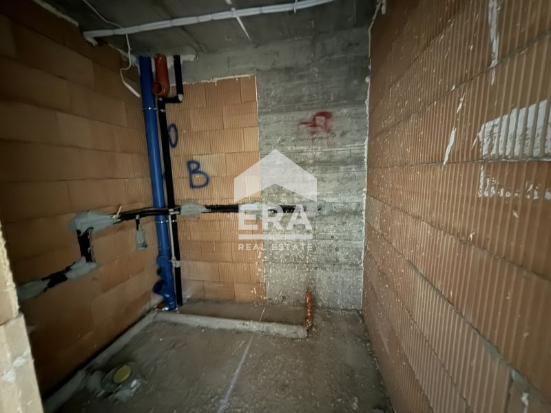 Тристаен апартамент за продажба, в новострояща се сграда, Цветен кварт