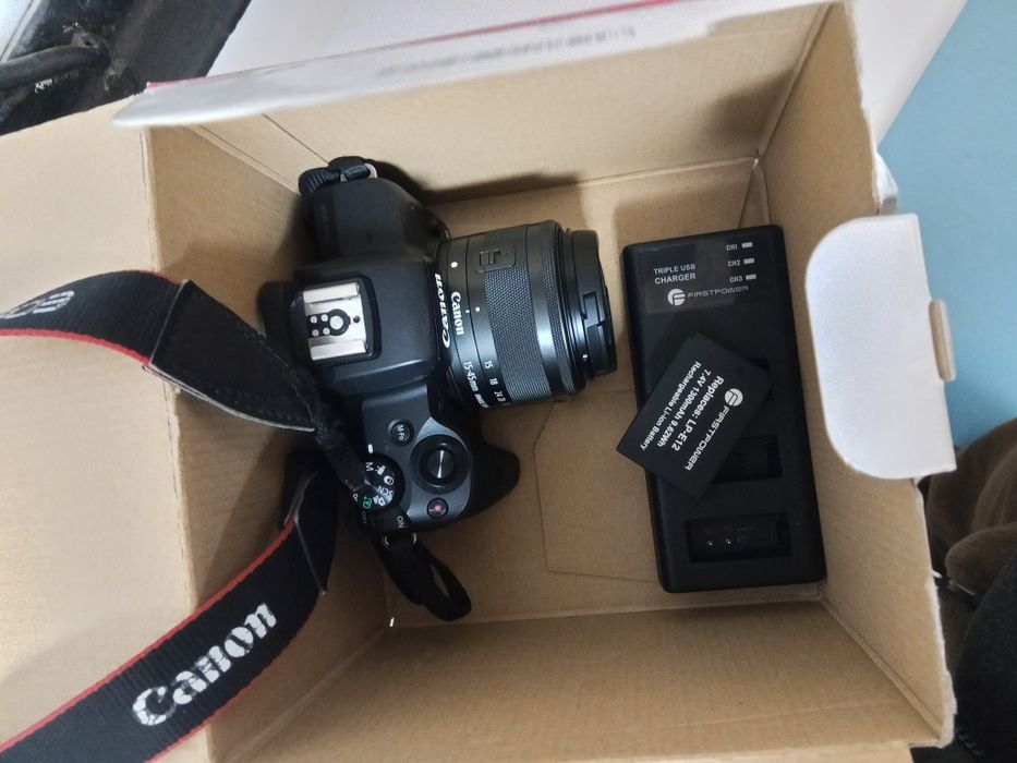 Камера Canon EOS M50