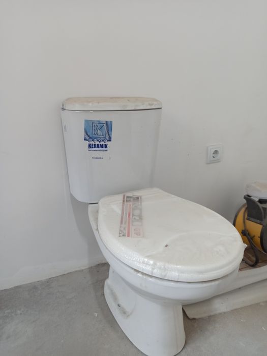 Продам унитаз в идеальном состоянии