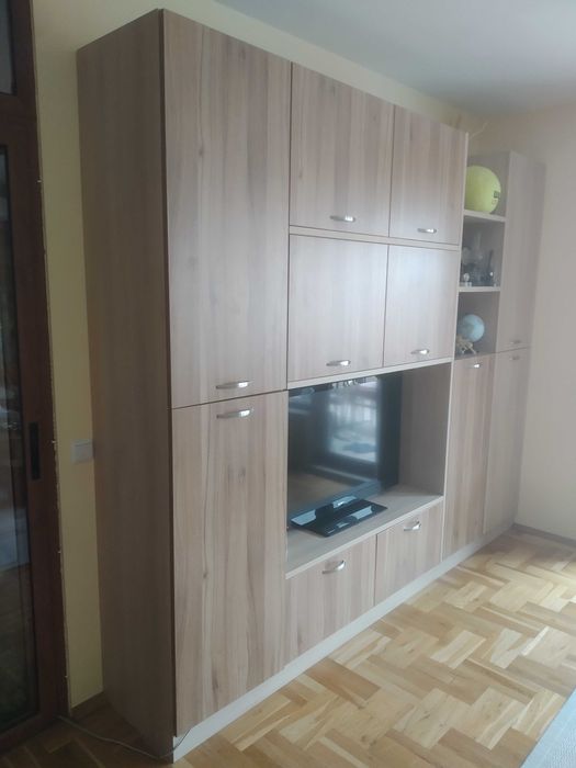 Холна секция с ТВ ниша