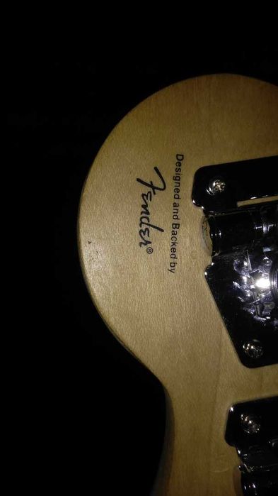 Продам гитару Fender Professional Bass