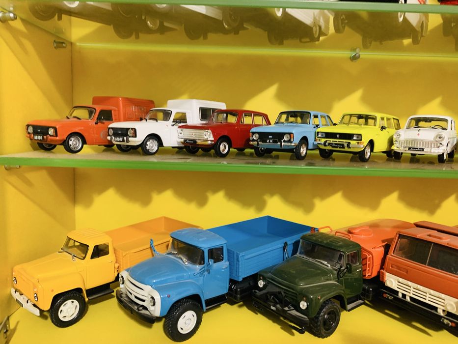 Продам колекцию автомобилей СССР