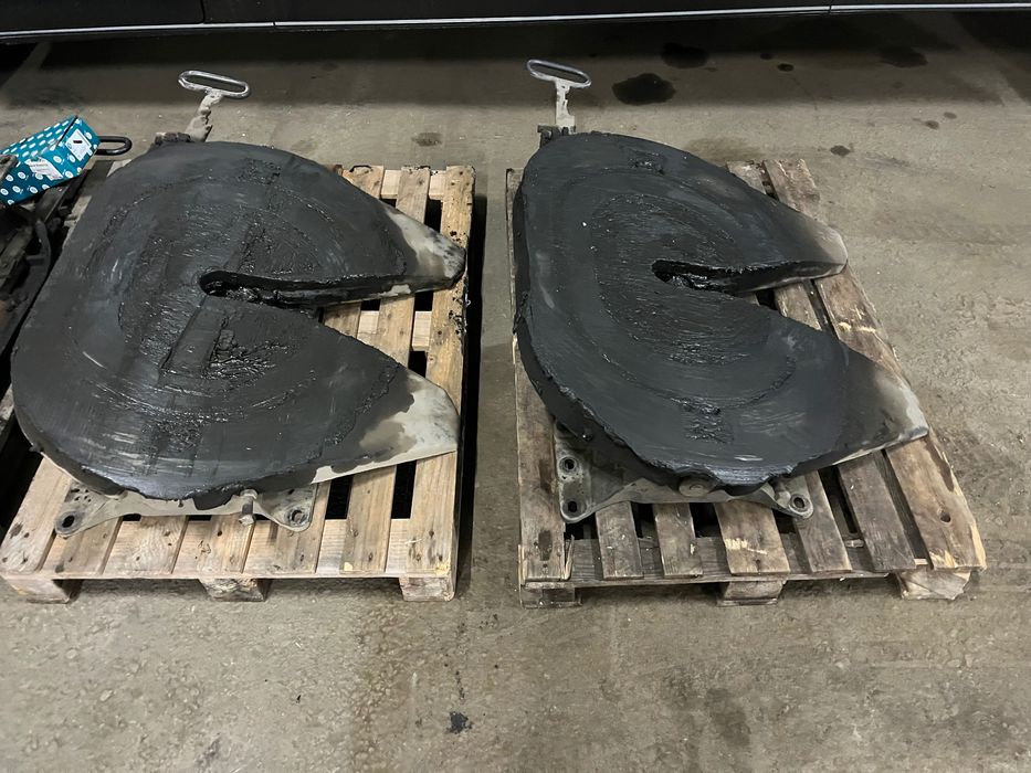 Продам седло тягача 4 шт