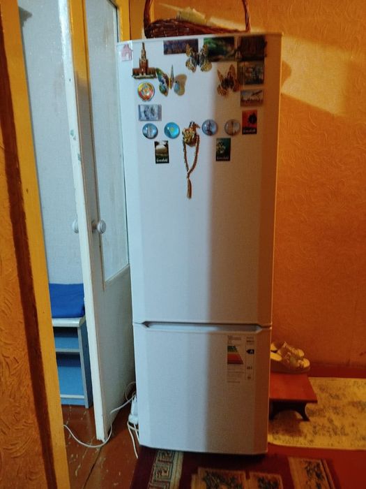 Холодильник б/у продам