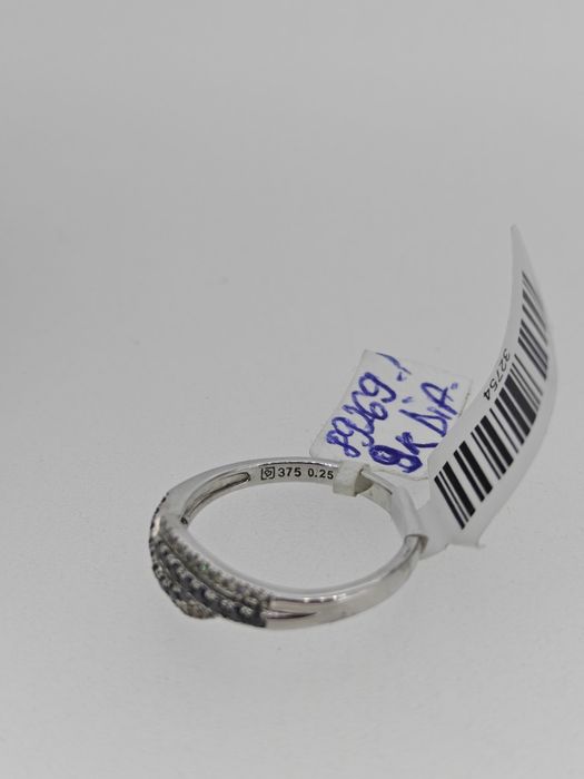 Inel aur alb 9k 2.34 cu diamante naturale 0.25ct  albe și negre (r)