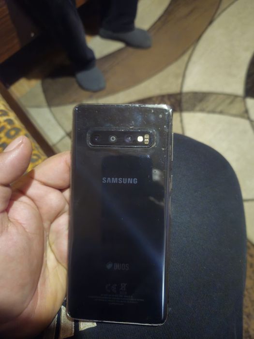 Самсунг с 10 ...