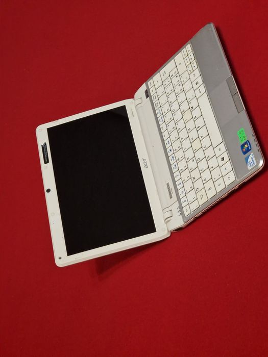 Laptop Acer perfect funcțional