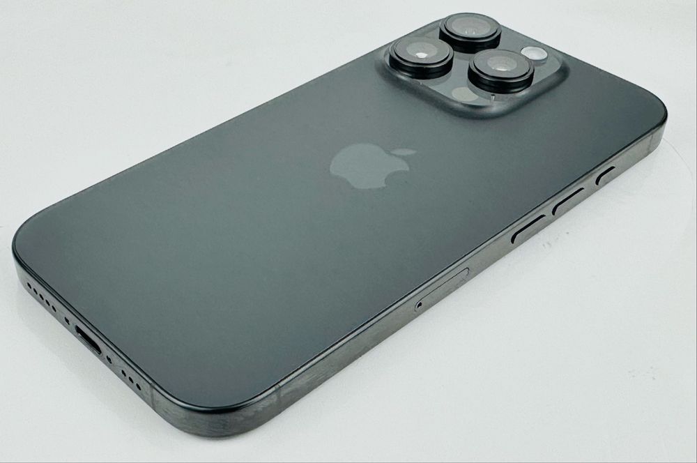 Apple iPhone 16 Pro 128GB Black Titanium Перфектен! Гаранция!