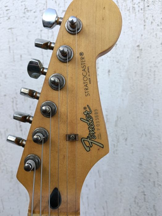 Fender Stratocaster MIJ E Series електрическа китара Фендър японска от 80те години