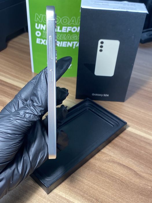 Samsung Galaxy s24 • 128 GB • Amber Yellow