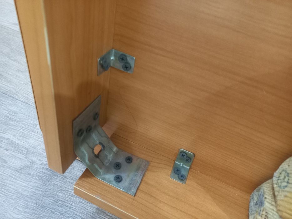 Продается стол кухонный