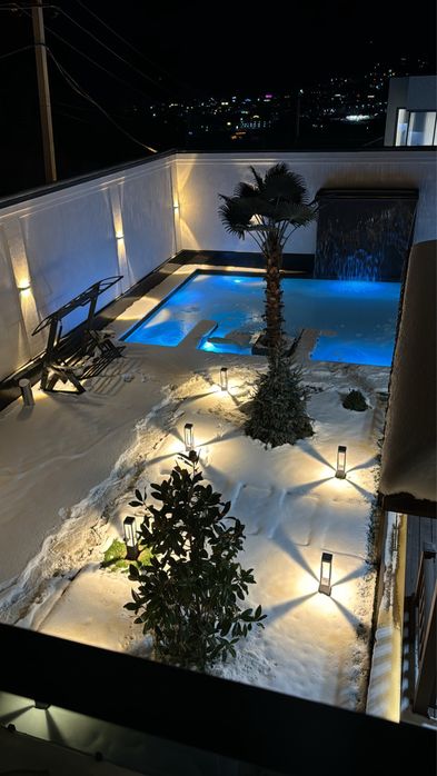 Дача сотилали 5 сотих, 7хона, 1хол, кухня летний и Зимний