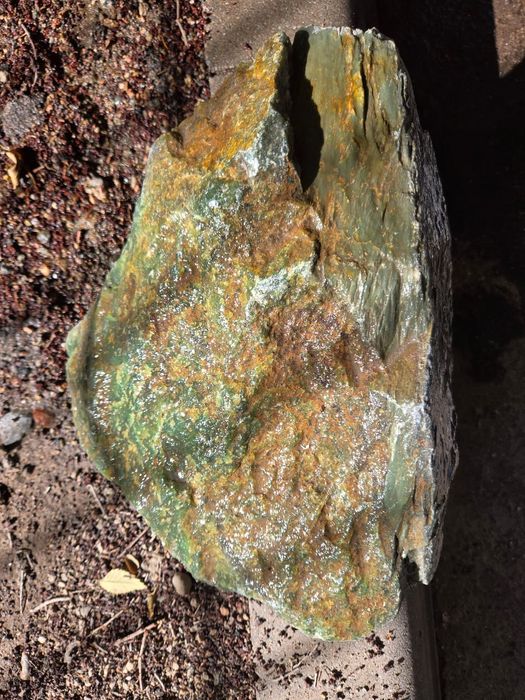 Нефрит  зелёный Бурятия