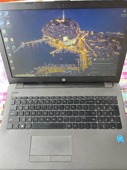 laptop HP 250 G6 i5-7200U 8GB 256GB SSD 15.6” Win 10 Pro