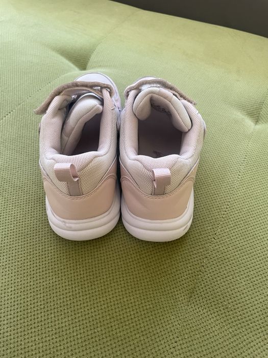 Маратонки за момиче