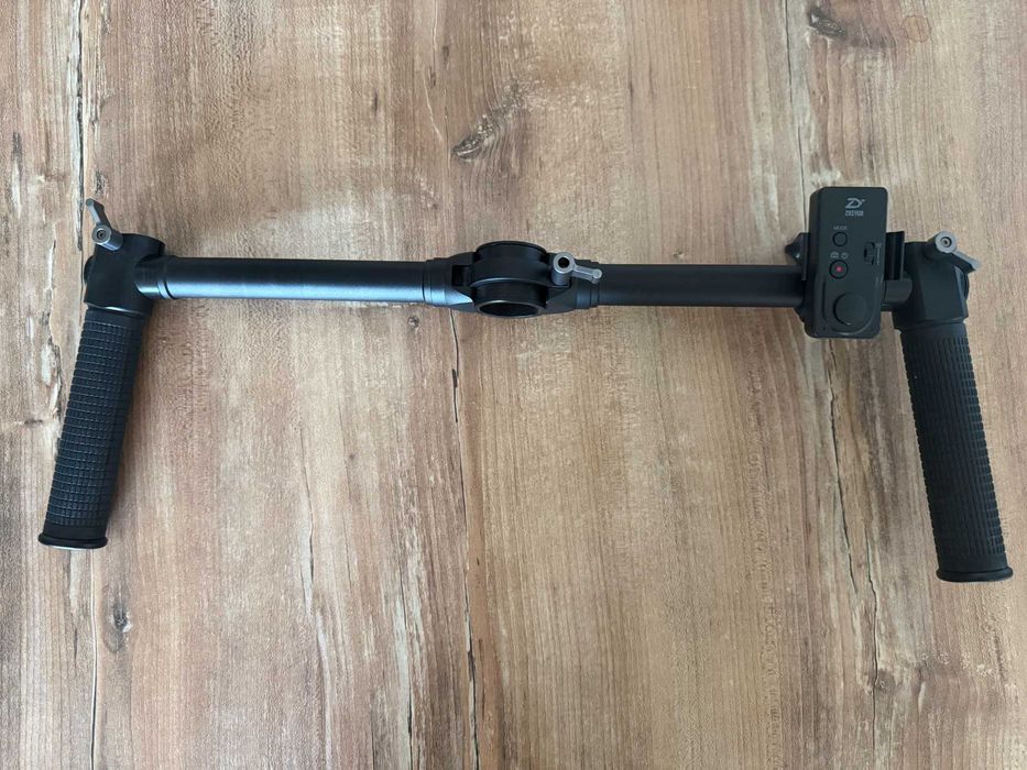 Gimbal Zhiyun Crane 2 cu Dual Handle si Telecomanda - Stabilizator Profesional - Ca Nou