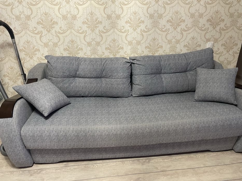 Продам диван в хорошем состоянии