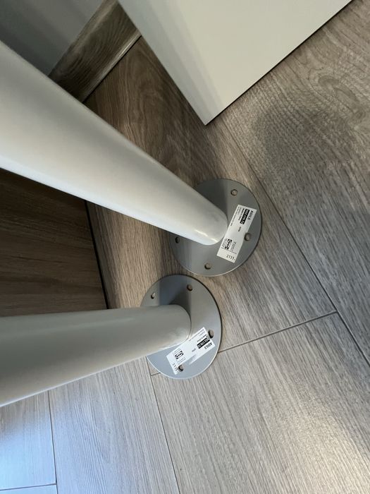 Birou alb Ikea Lagkapten + 2 picioare reglabile Adils