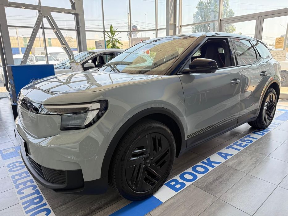 Ford Explorer Ford Explorer EV 5 usi Collection, autonomie extinsă 340 CP AWD