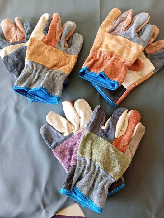 Кожени работни престилки, ръкавици, ръкавели и гамаши