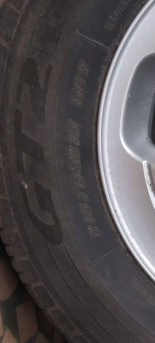Продам комплект шины с дисками
