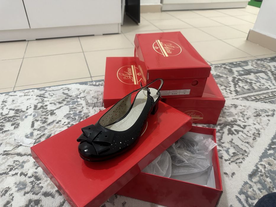 Туфли, тангетки  по 2000 тенге