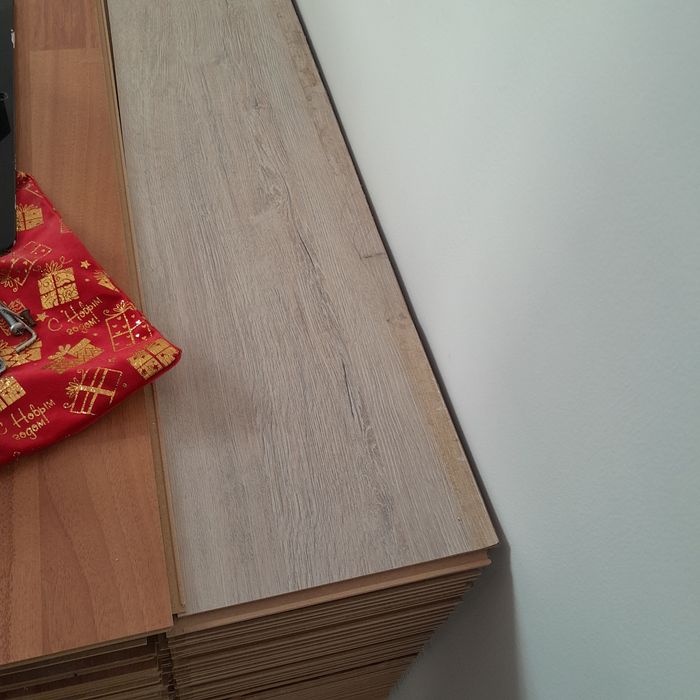 Продается ламинат