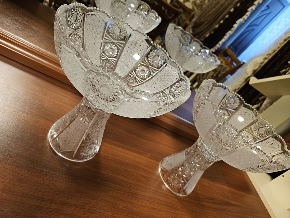 Xrustalni vaza olma soladigan