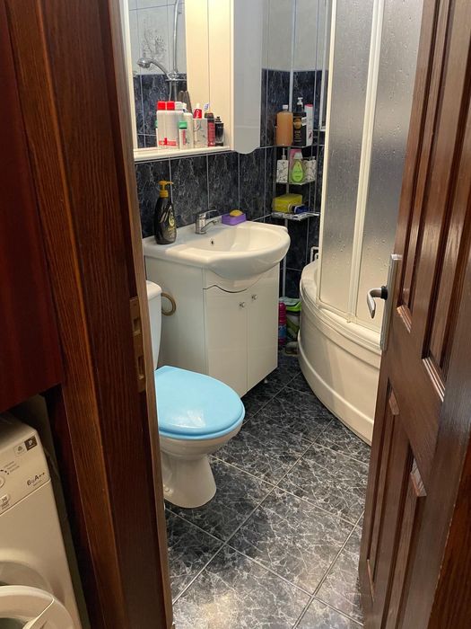 Vând apartament 3 camere girdu