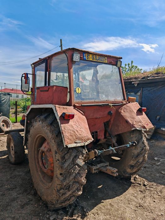 Vând tractor U445