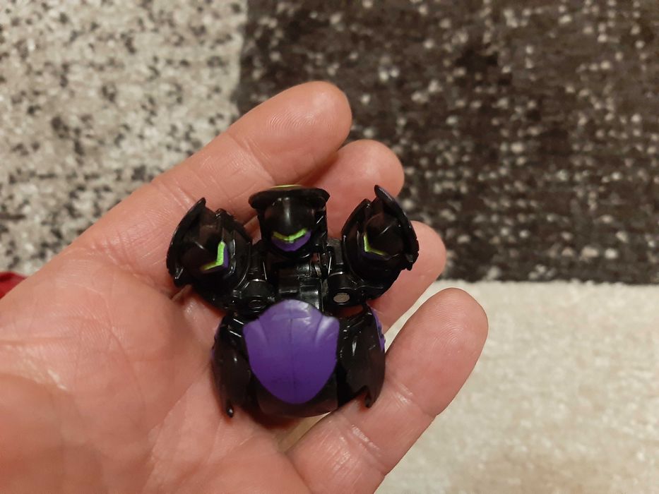 Lot 4 figurine bakugan