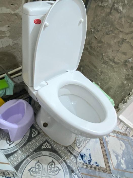 Продам унитаз и ванну оба за 10 000