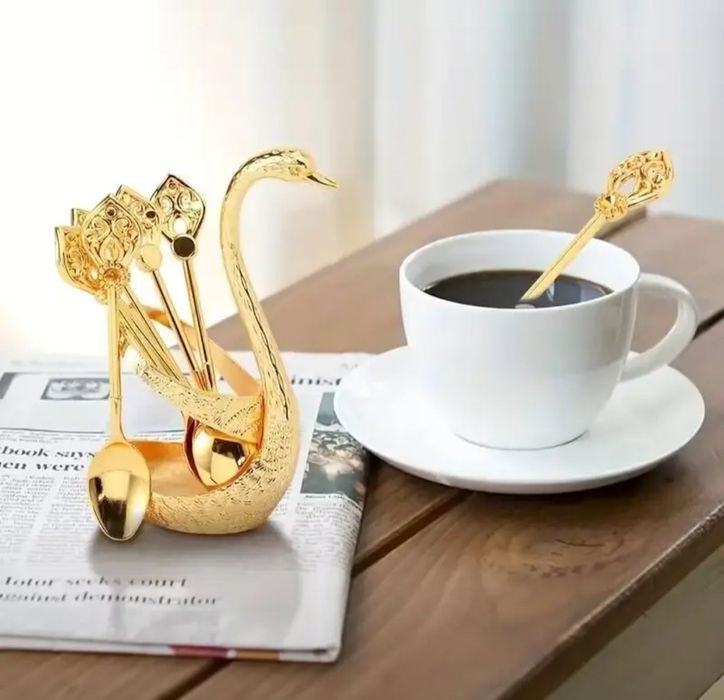 Золотистый декоративный набор лебедь подставка и 6 ложек